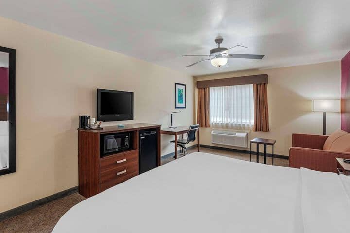 Room 15 of 25