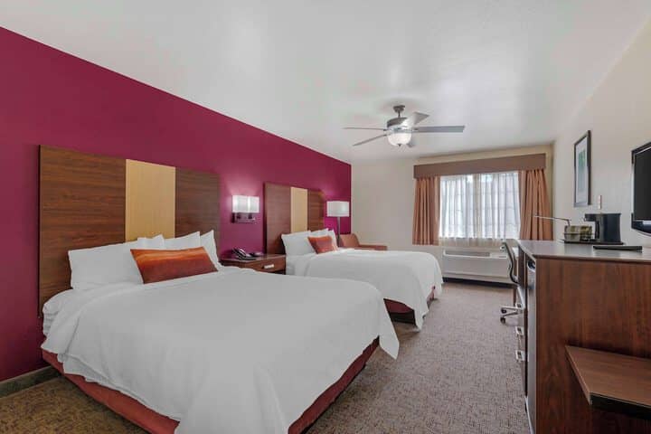 Room 8 of 25