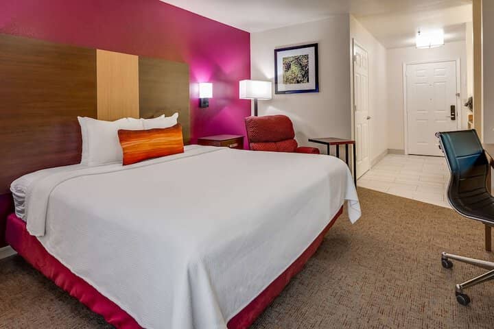Room 4 of 25