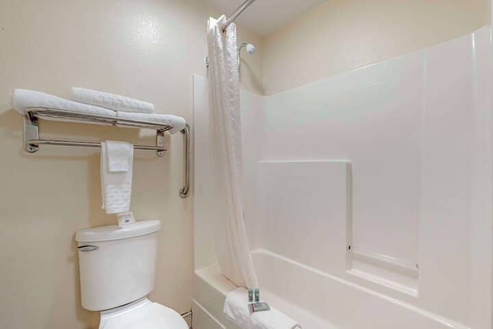 Room 18 of 25